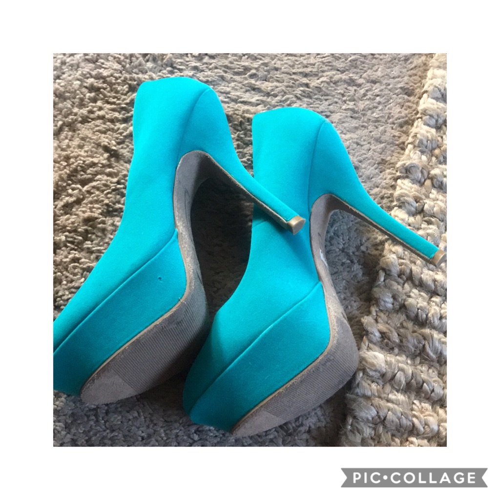 Statement Platform Pumps